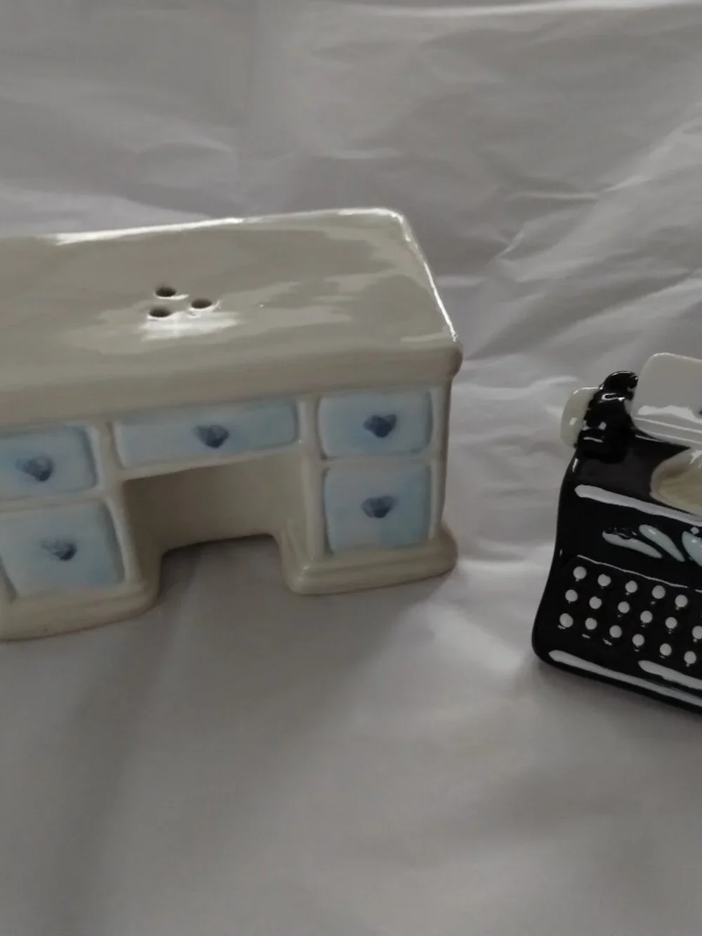 Desk & Typewriter salt & pepper shakers